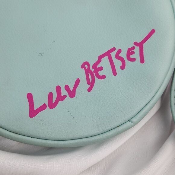 🔺️Betsey Johnson Blue Bear w/Silver Eyeglasses & Pink Lips Wristlet - Picture 4 of 9